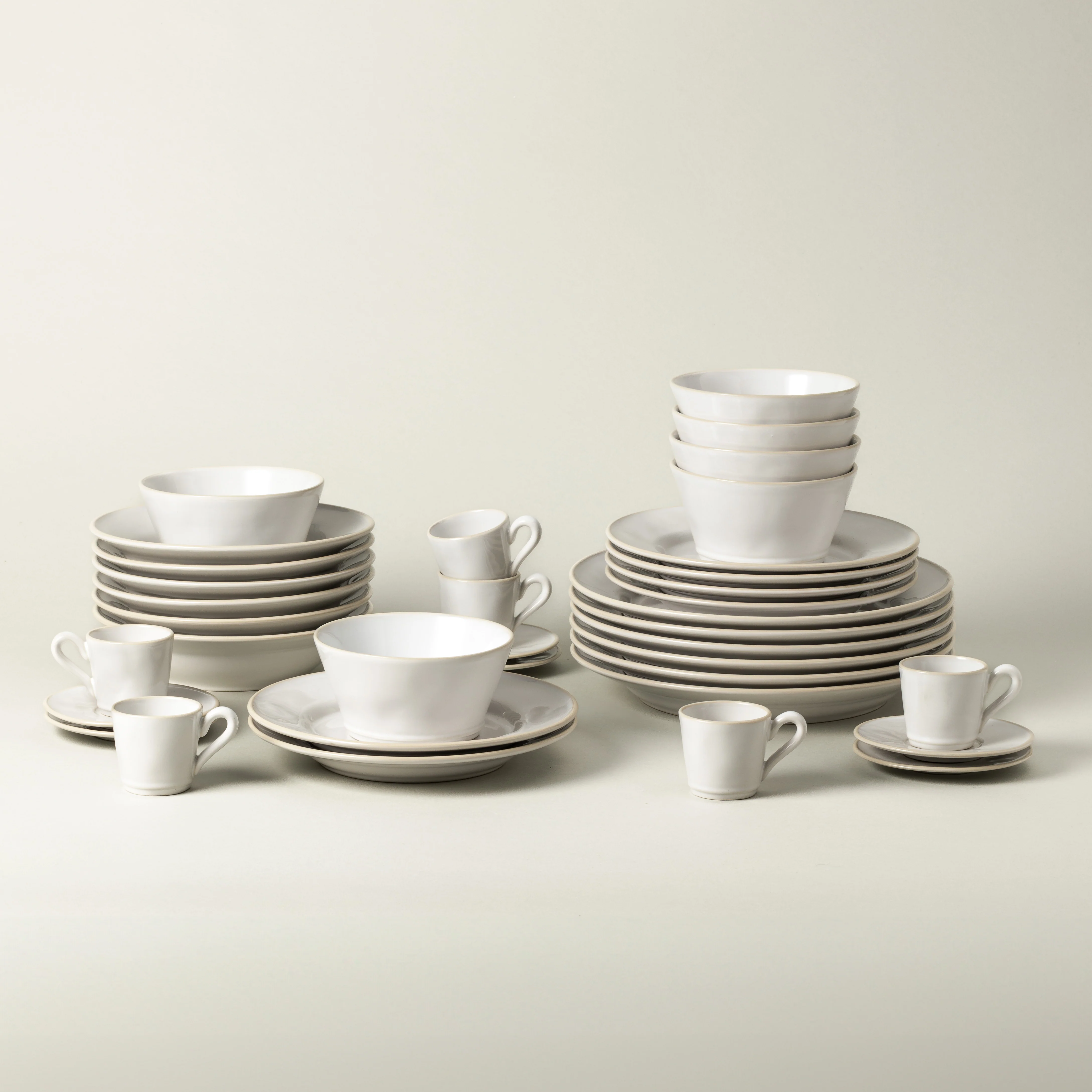 30-Piece Dinnerware Set with Coffee Cup and Saucer Beja