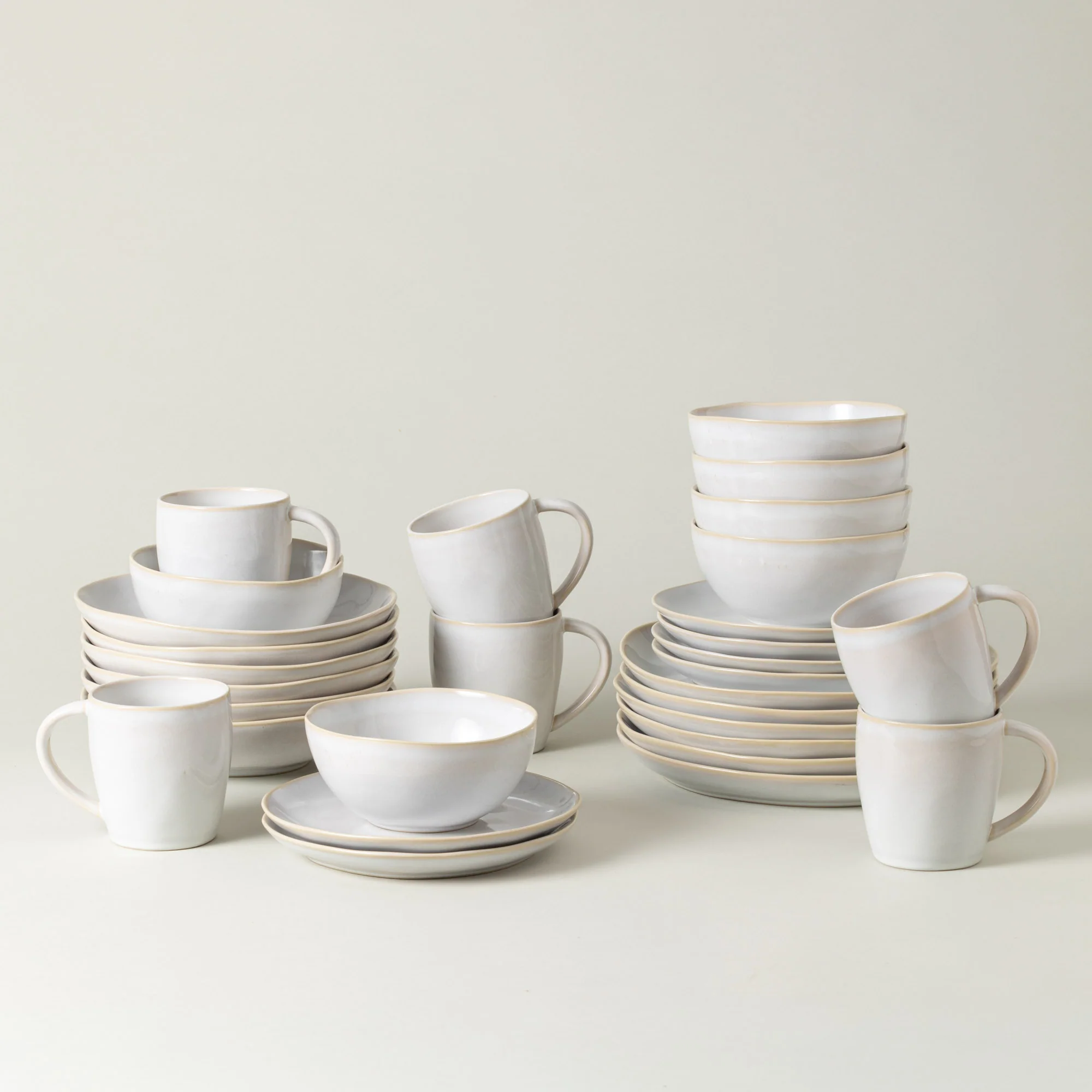 30-Piece Dinnerware Set with Mug Brisa