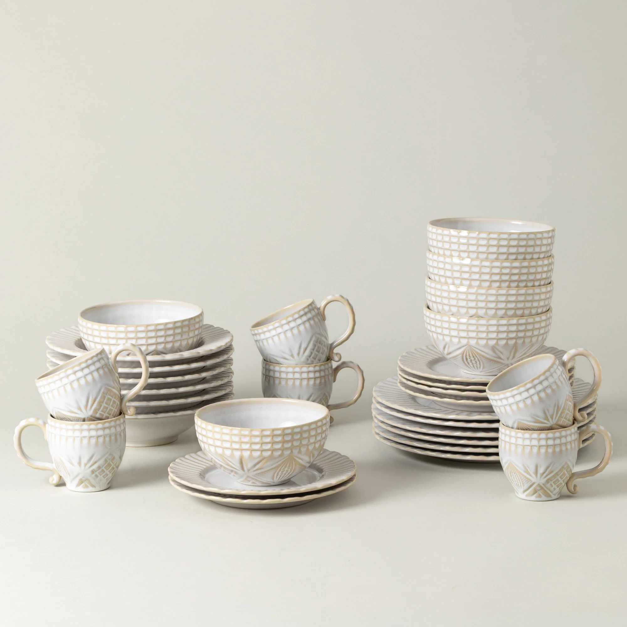 30-Piece Dinnerware Set with Mug Cristal